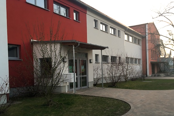 die Grundschule in Theilheim